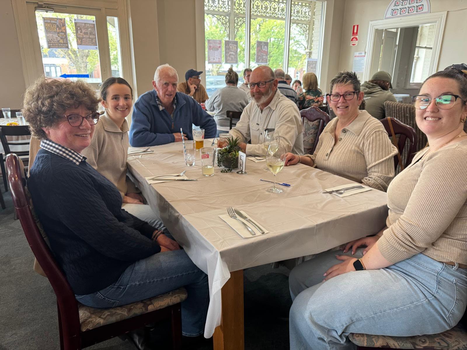 Guests around a table in the bistro